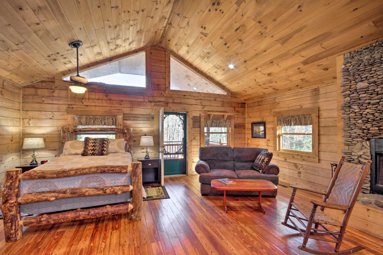 Bryson City Cabin With Wraparound Deck And Hot Tub Exterior foto