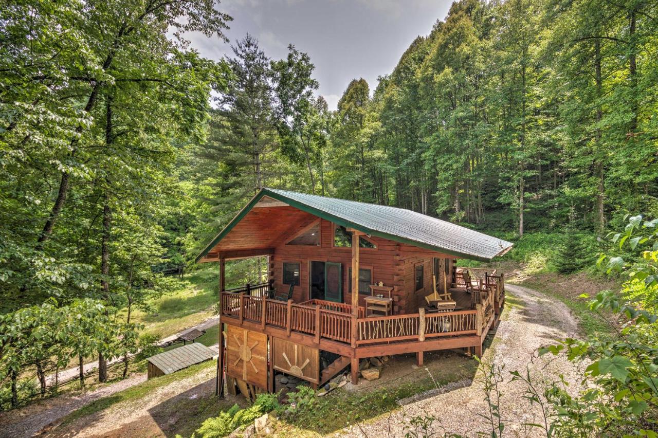 Bryson City Cabin With Wraparound Deck And Hot Tub Exterior foto