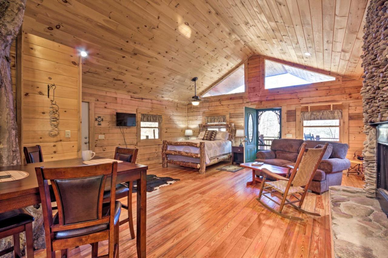 Bryson City Cabin With Wraparound Deck And Hot Tub Exterior foto